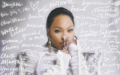 Tasha Cobbs Leonard - The Hand That Keeps Holding Me