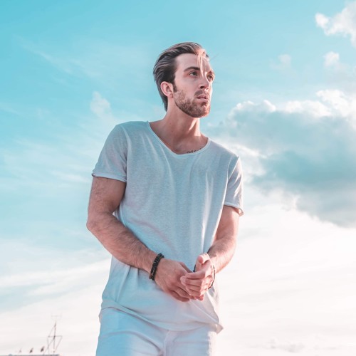 Ian James Releasing Second Single 'I Look Up'